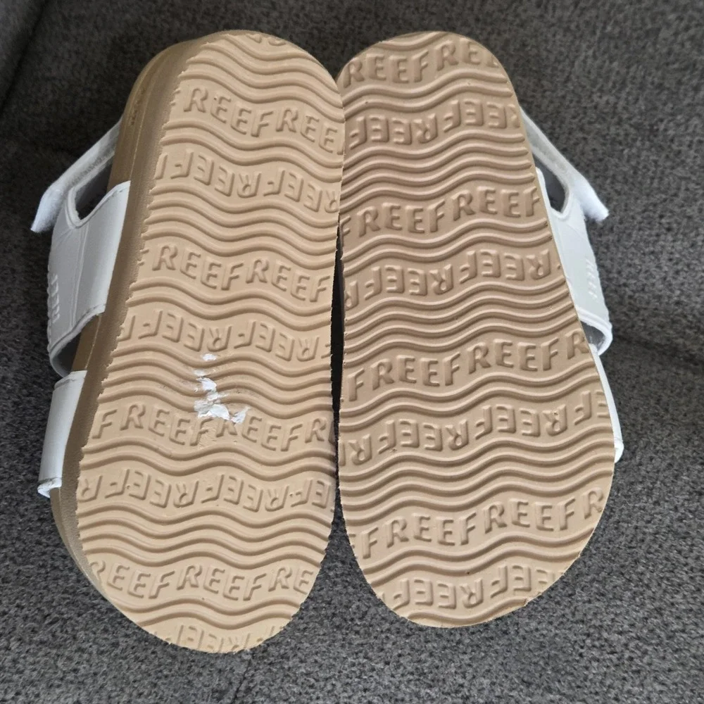 REEF - Girl's Water Vista White Sandals Size 7 - Excellent Toddler Girl